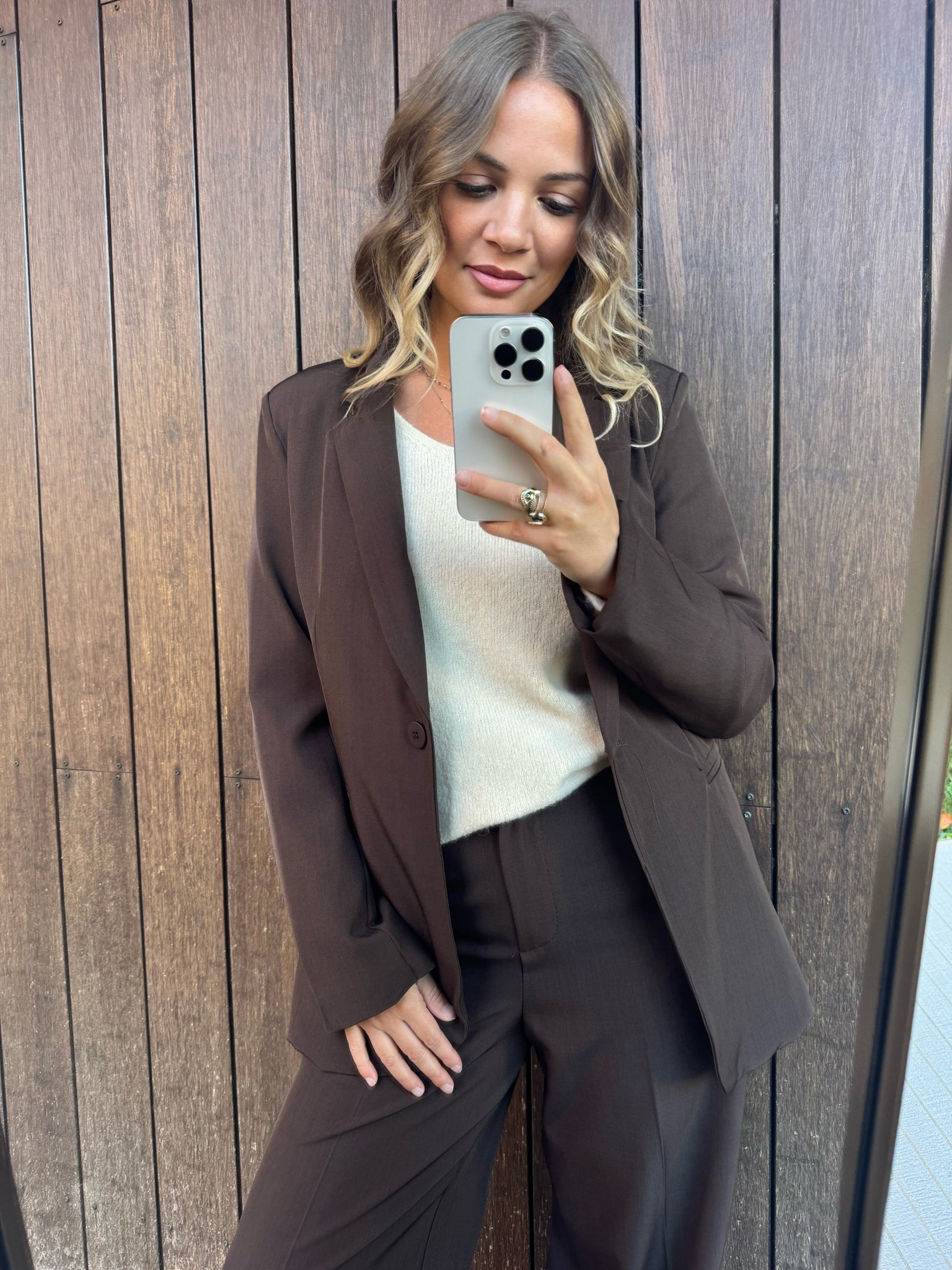 Merlot Sweater – Morbidezza e calore con eleganza naturale