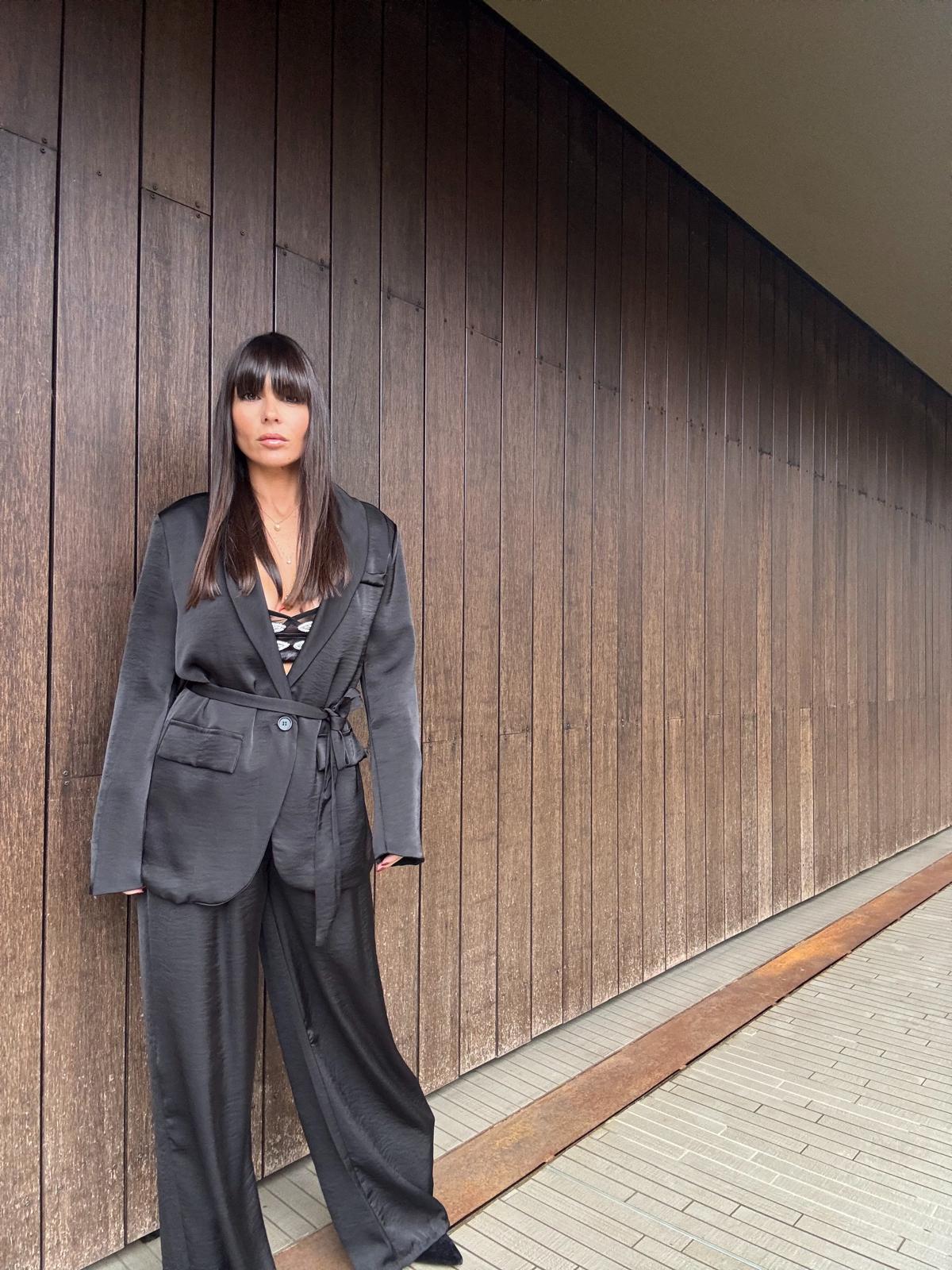 Completo Black Venus – Giacca e Pantalone Satin