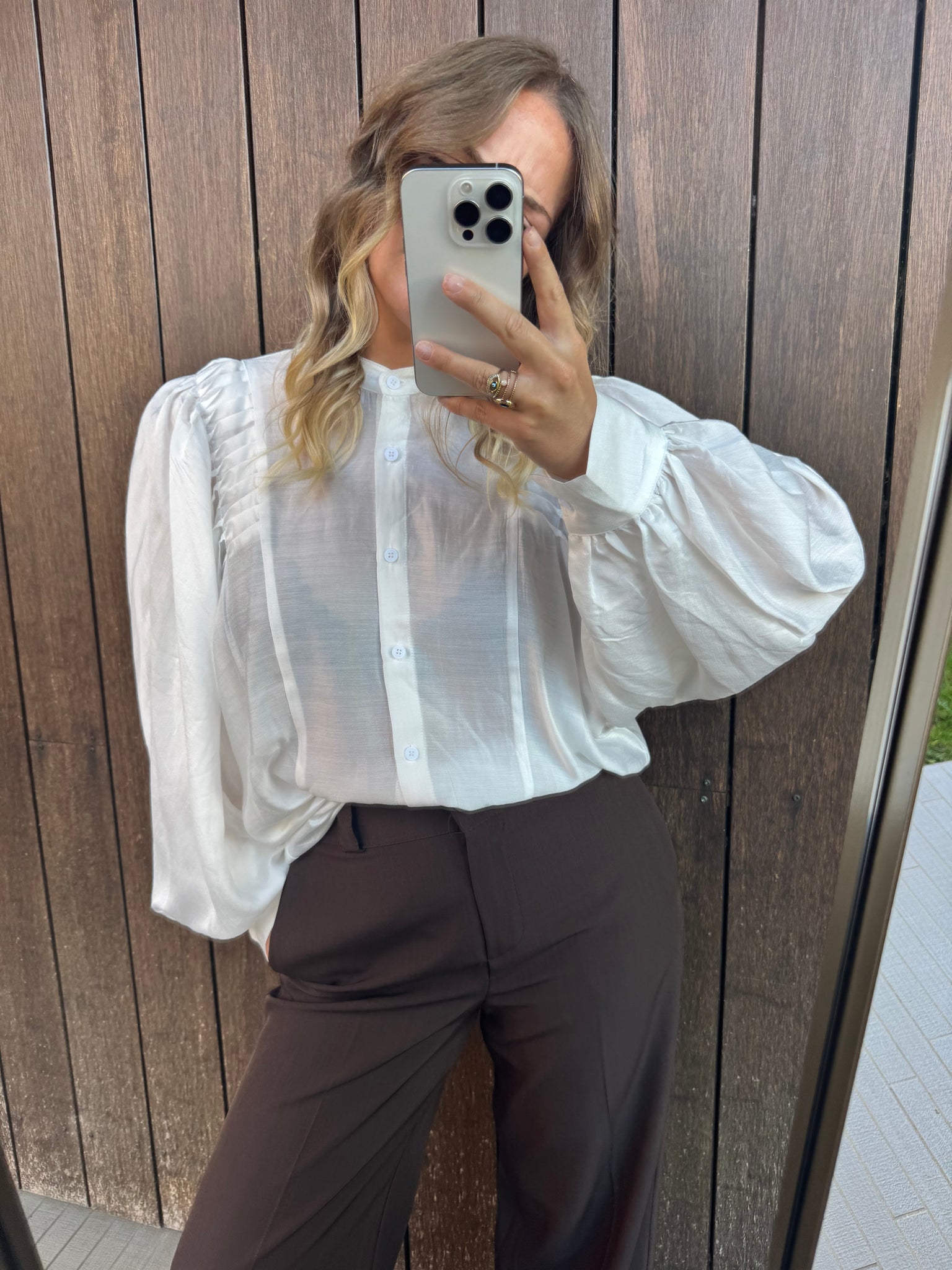 Lumière Blouse – Eleganza eterea e stile senza tempo