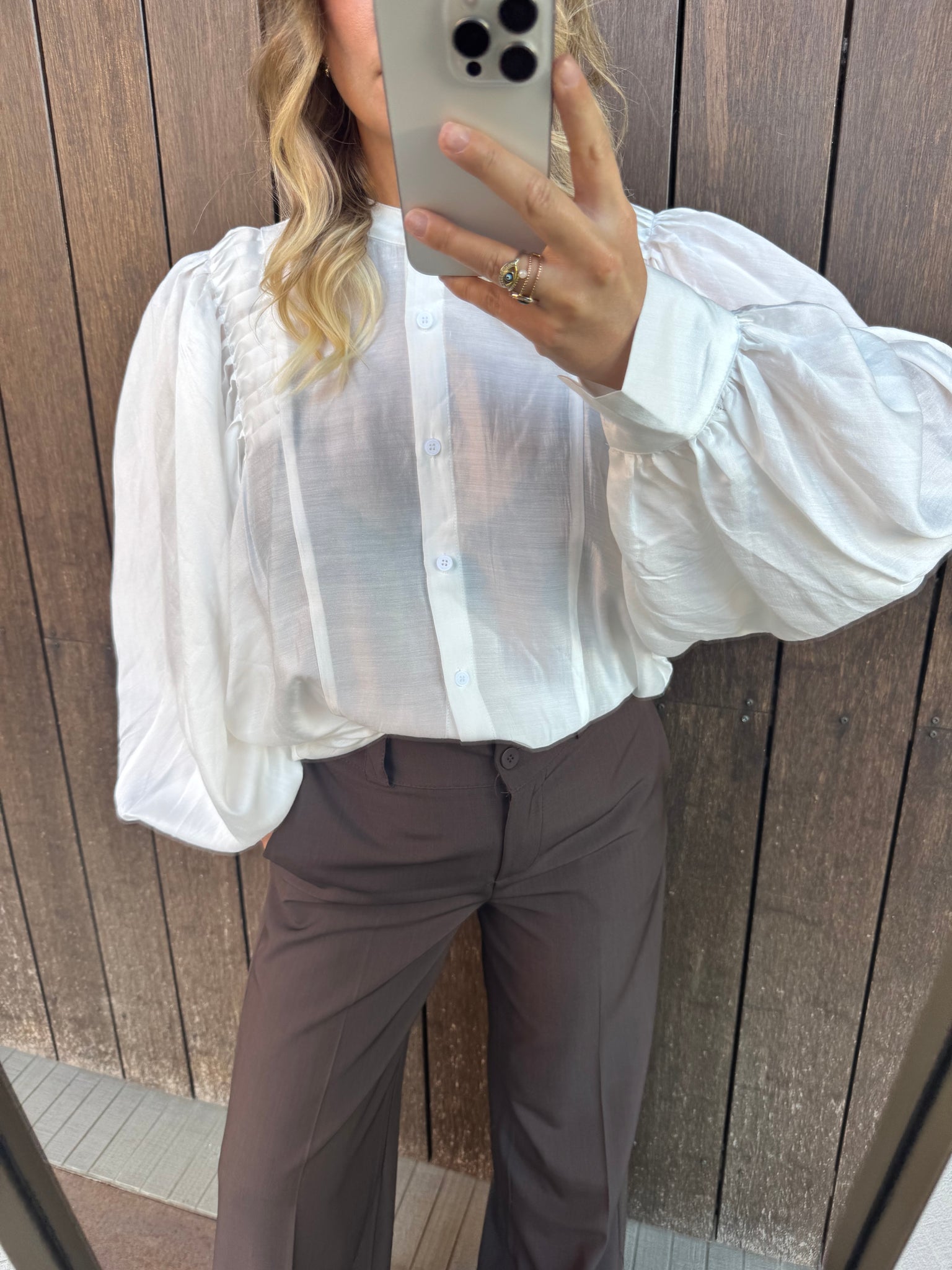 Lumière Blouse – Eleganza eterea e stile senza tempo