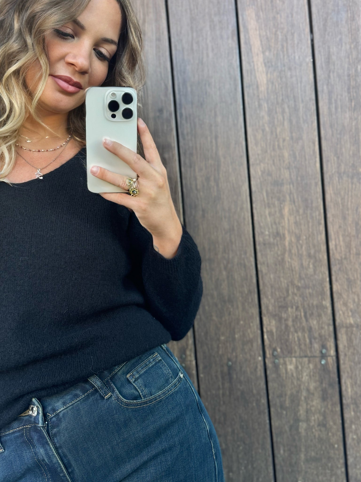 Merlot Sweater – Morbidezza e calore con eleganza naturale