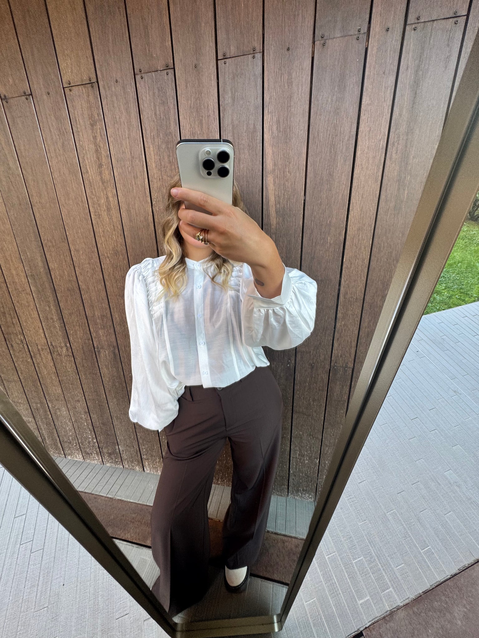 Lumière Blouse – Eleganza eterea e stile senza tempo