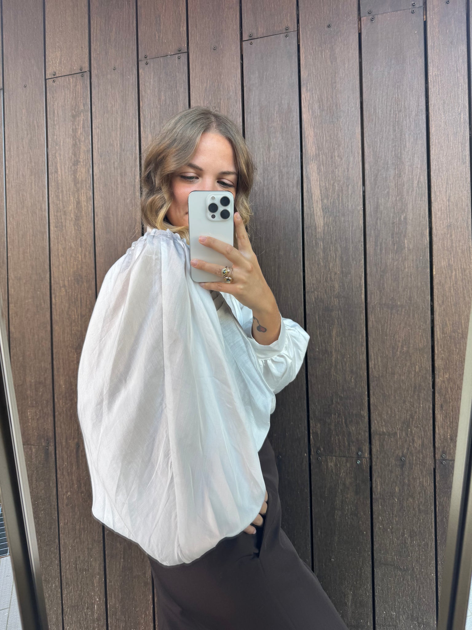 Lumière Blouse – Eleganza eterea e stile senza tempo