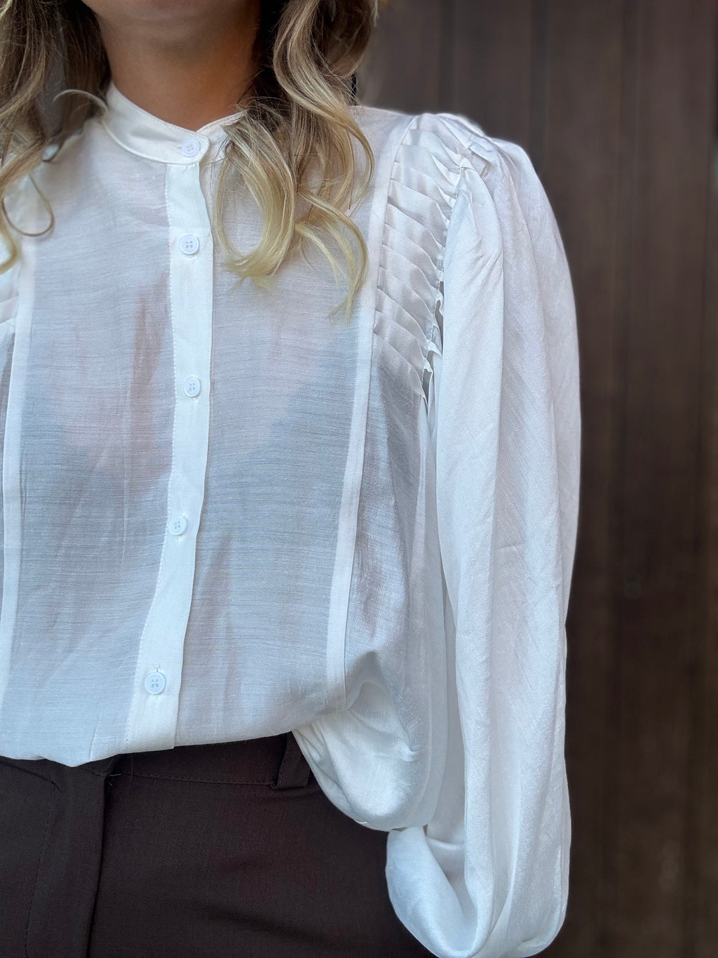 Lumière Blouse – Eleganza eterea e stile senza tempo
