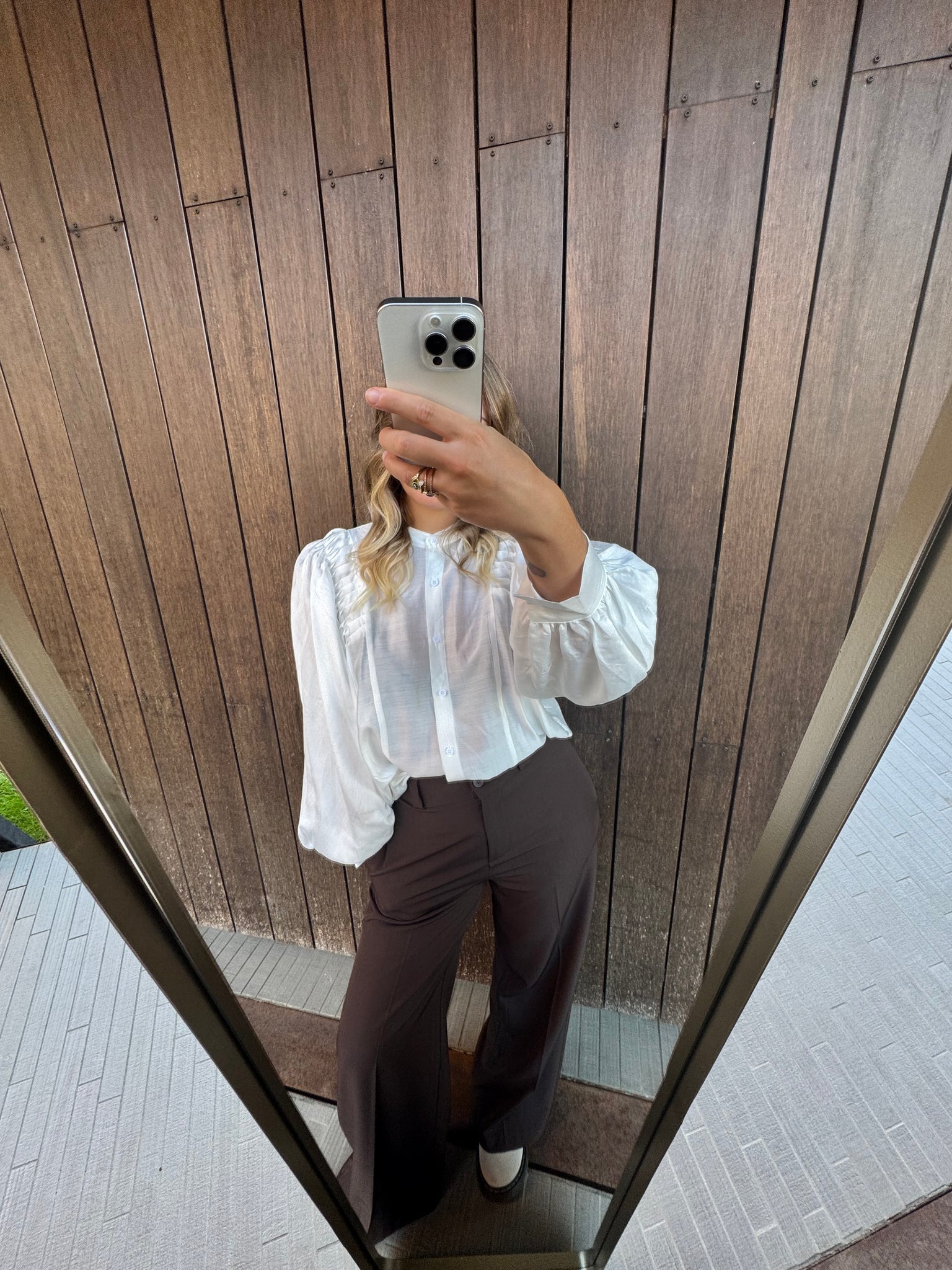 Lumière Blouse – Eleganza eterea e stile senza tempo